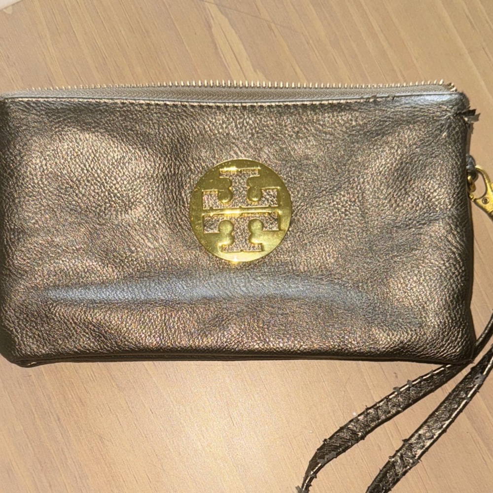 LAST CHANCE- Tory Burch Shimmering Gold Wristlet Clutch
